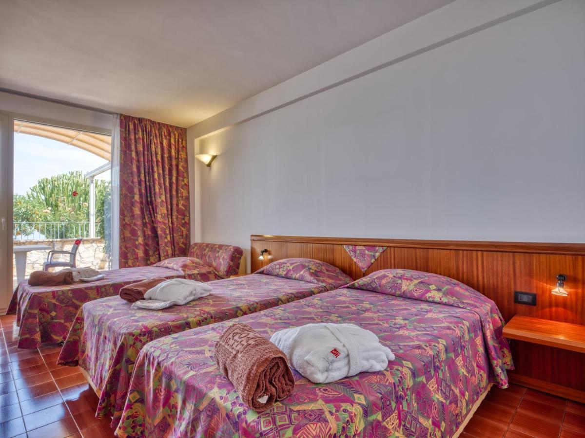 Hotel Antares Letojanni Exteriér fotografie