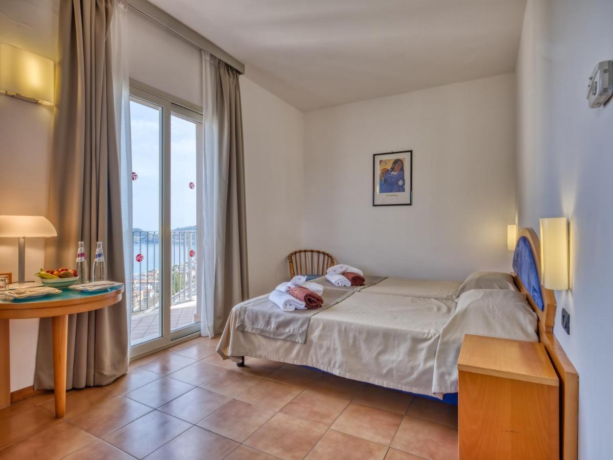 Hotel Antares Letojanni Exteriér fotografie