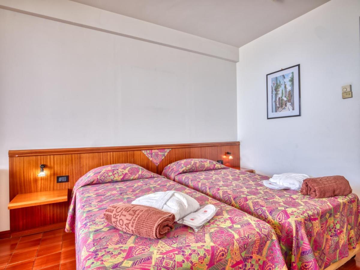 Hotel Antares Letojanni Exteriér fotografie
