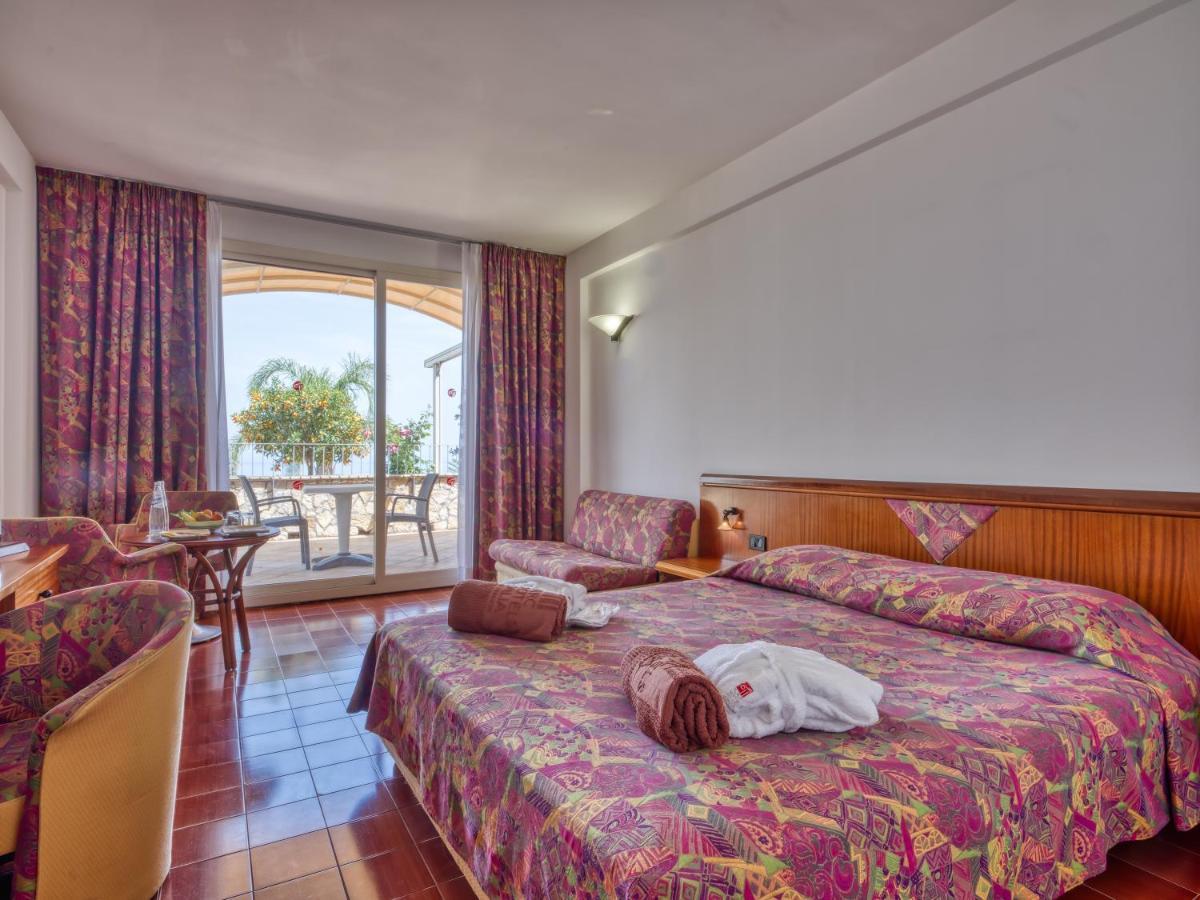 Hotel Antares Letojanni Exteriér fotografie