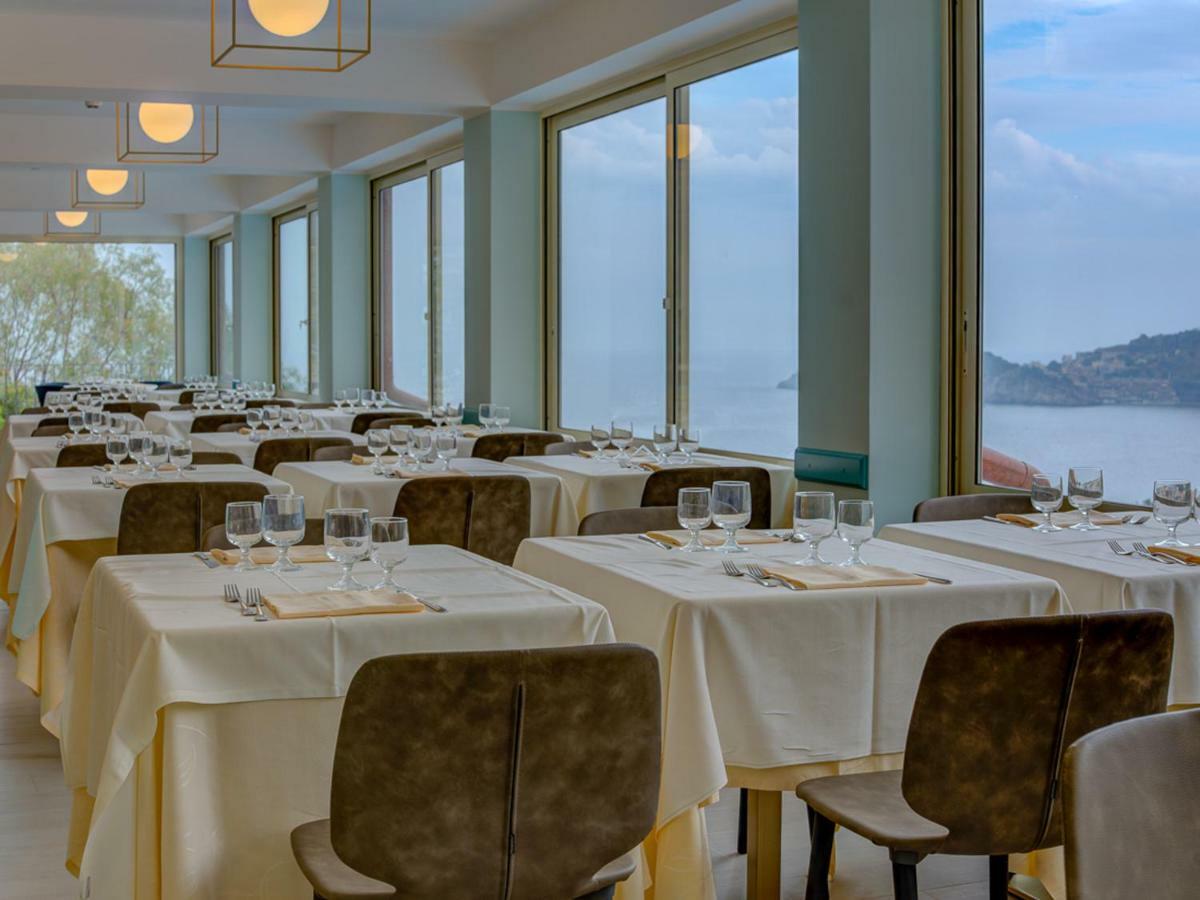 Hotel Antares Letojanni Exteriér fotografie