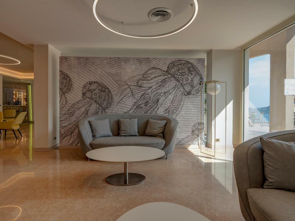 Hotel Antares Letojanni Exteriér fotografie